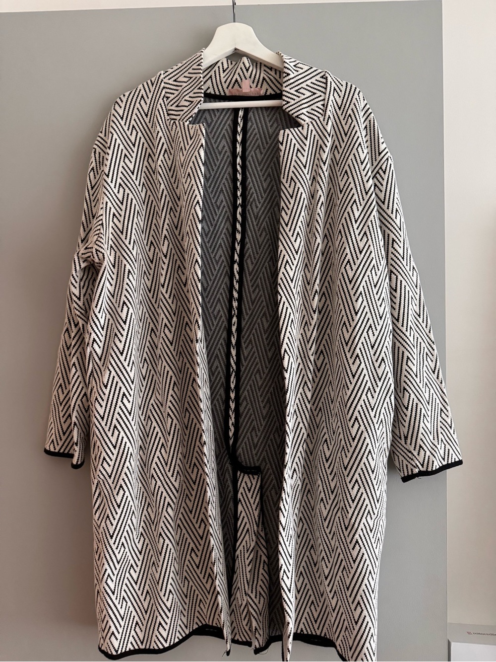 Open-Front Geometric Knit Sweater Blazer - Black and White